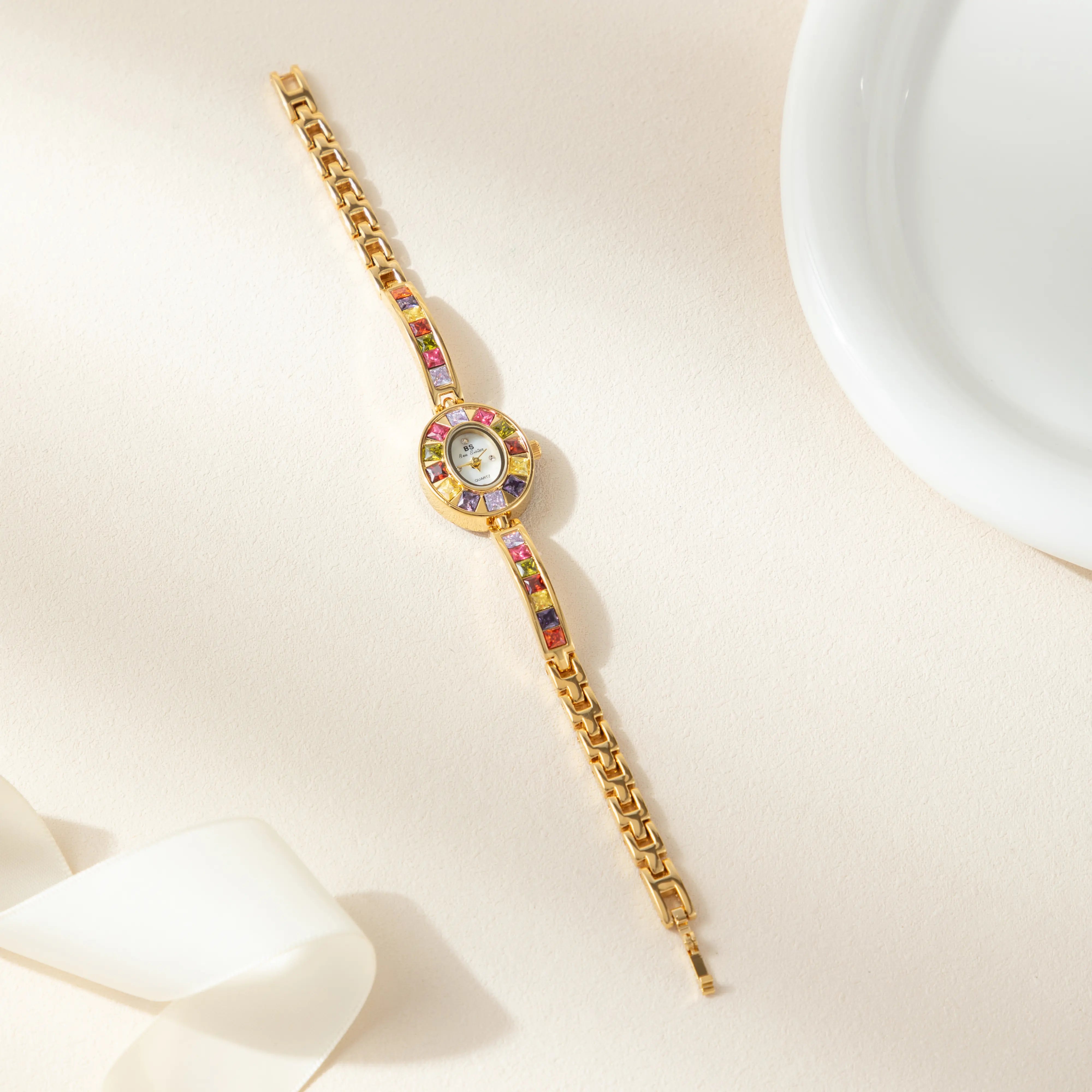 Manola™ | Zegarek na rękę z wielopłaszczyznowymi kamieniami